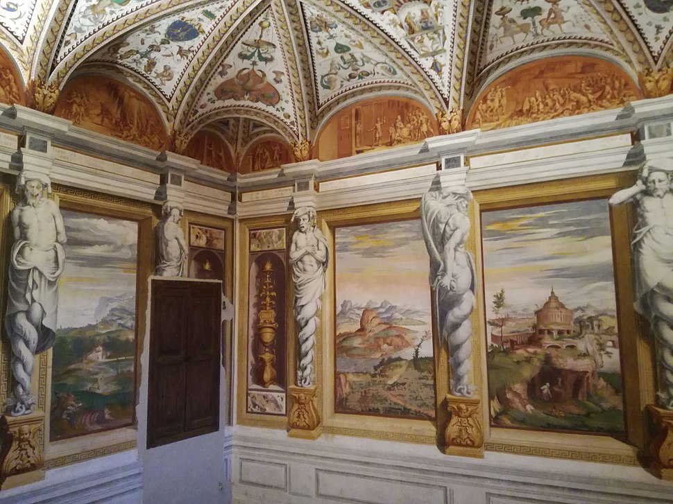 Vista dello studiolo affrescato all'interno del Museo della Certosa di Pavia 